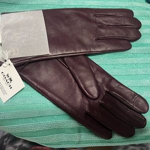 Coach deep berry lined gloves nwt